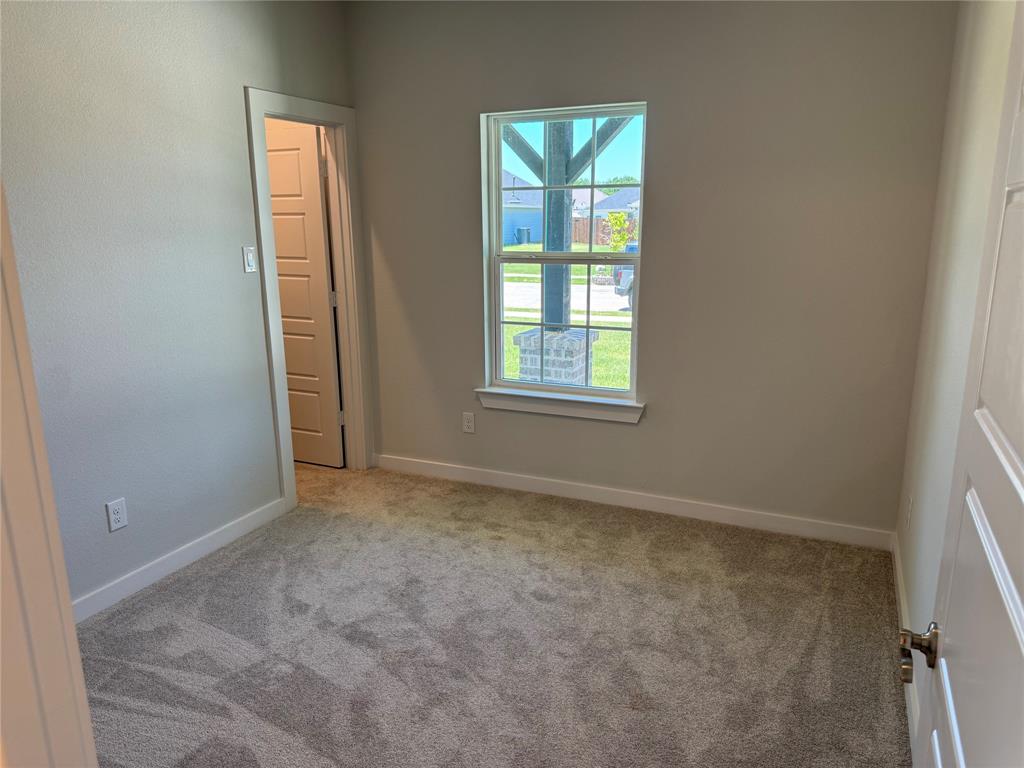 612 Finlee Way Property Photo 4