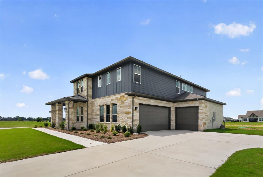 5504 Gaelic Drive Property Photo 3