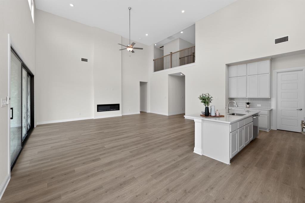 5504 Gaelic Drive Property Photo 8