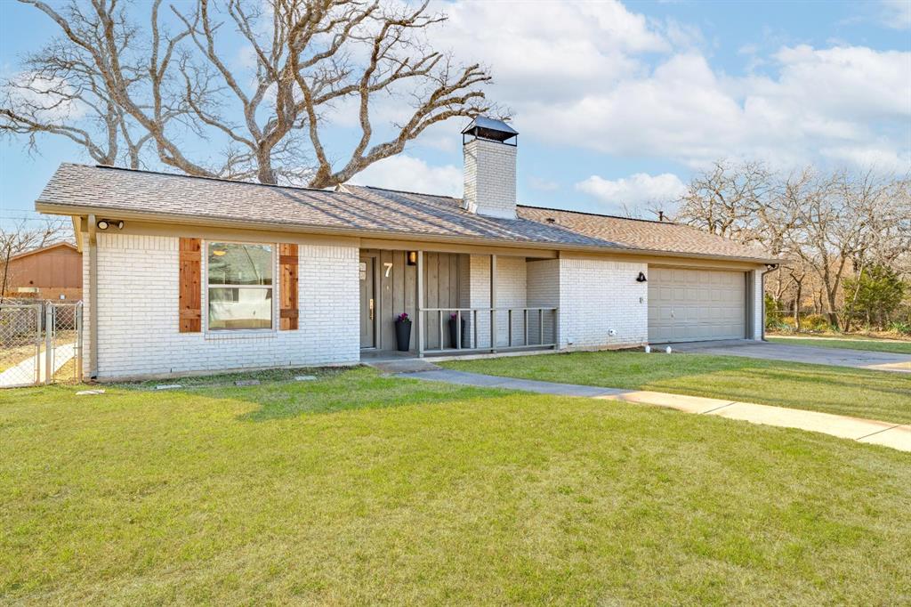 7 Nw Ann Road Property Photo 1