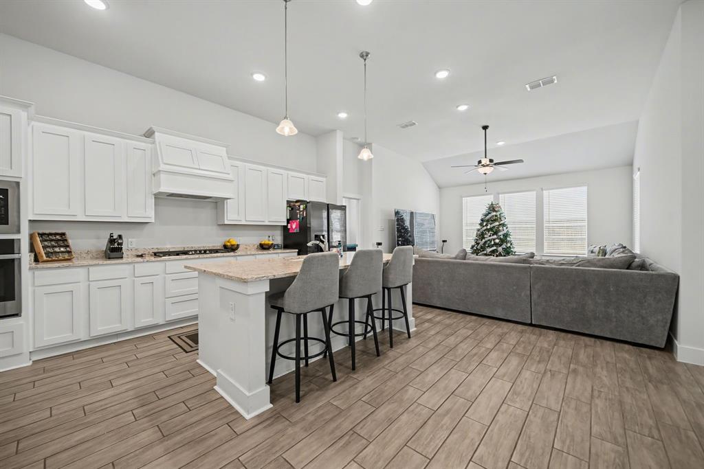 1276 Caprock Drive Property Photo 8