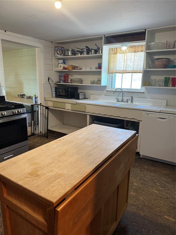 346 County Road 3520 Property Photo 7