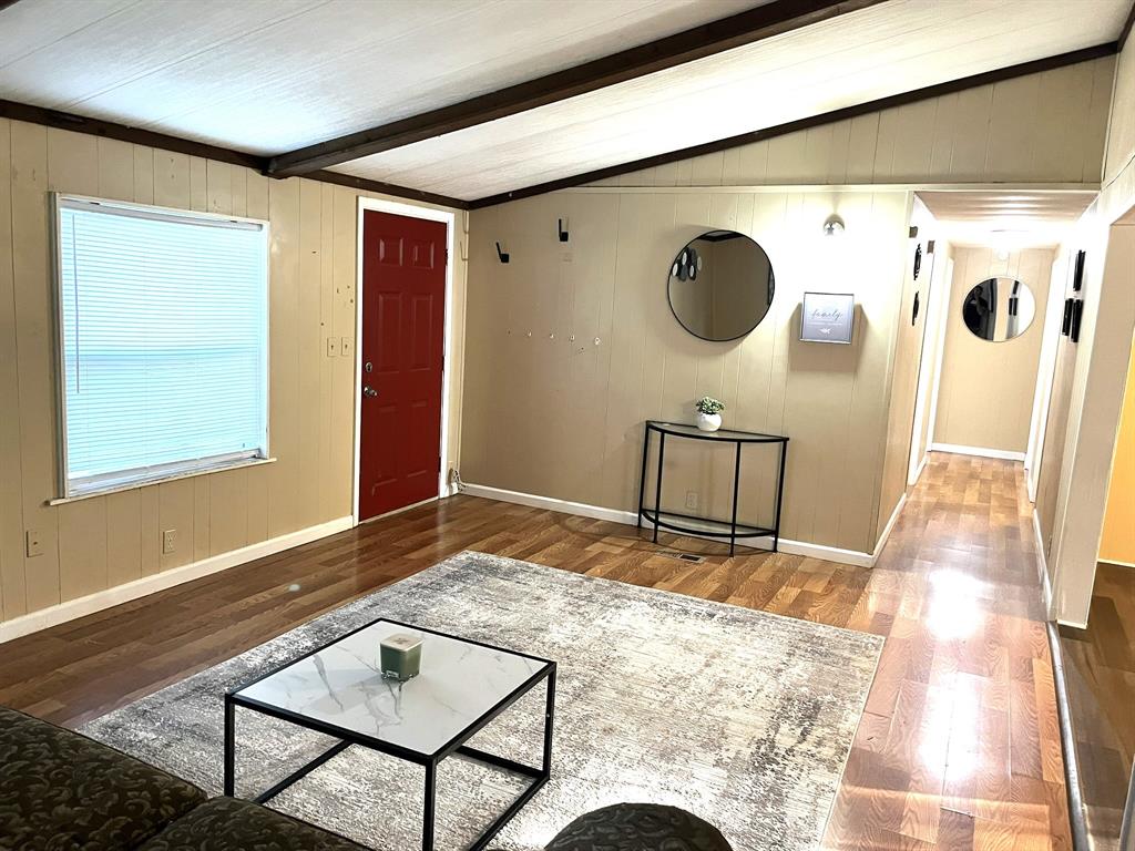 5576 Helm Ln Property Photo 6