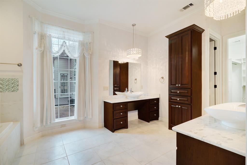 4705 Boulder Lane Property Photo 21