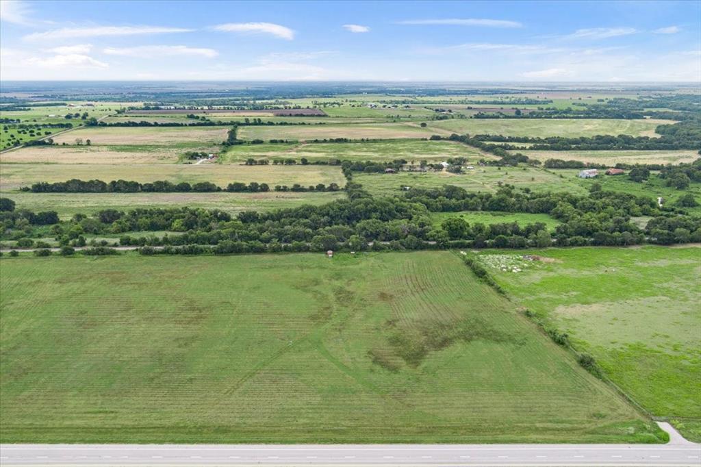 15179 N I-35 Property Photo 2