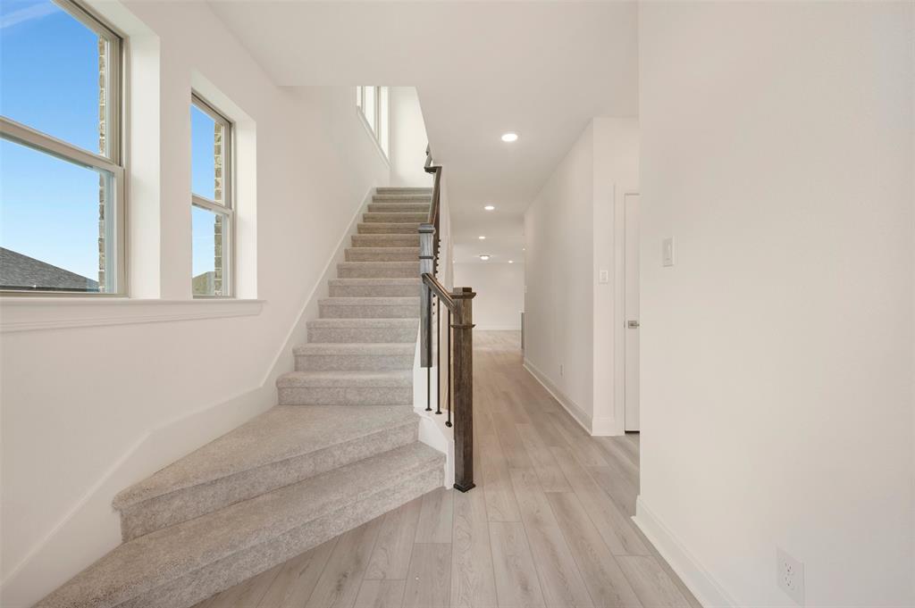 9809 Flourishing Way Property Photo 7
