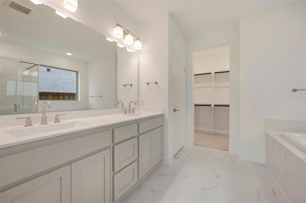 9809 Flourishing Way Property Photo 10