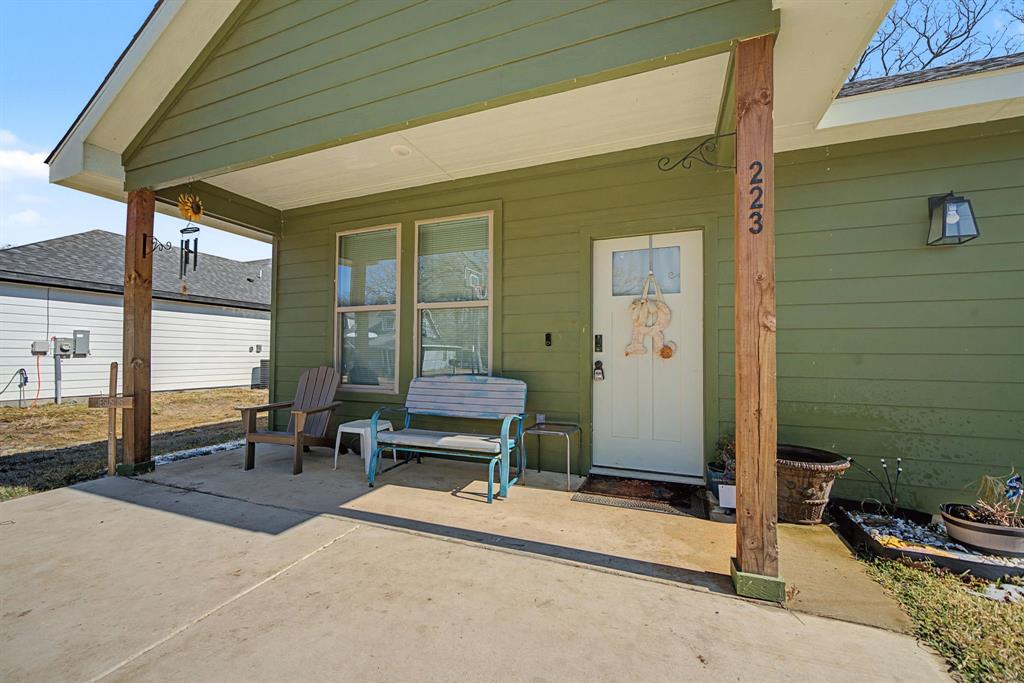223 Harris Boulevard Property Photo 1