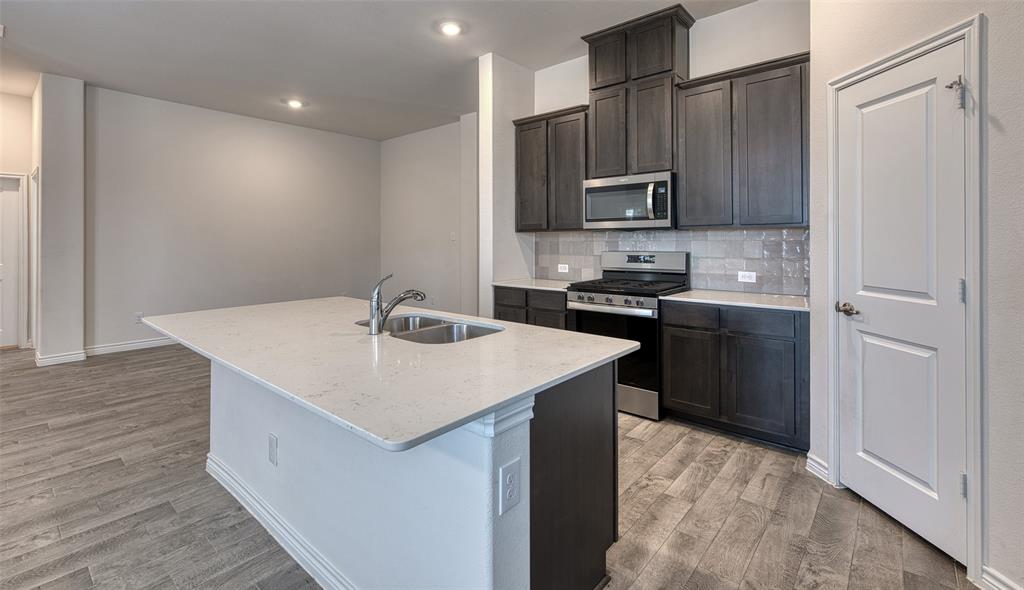 10908 Summer Rain Boulevard Property Photo 16