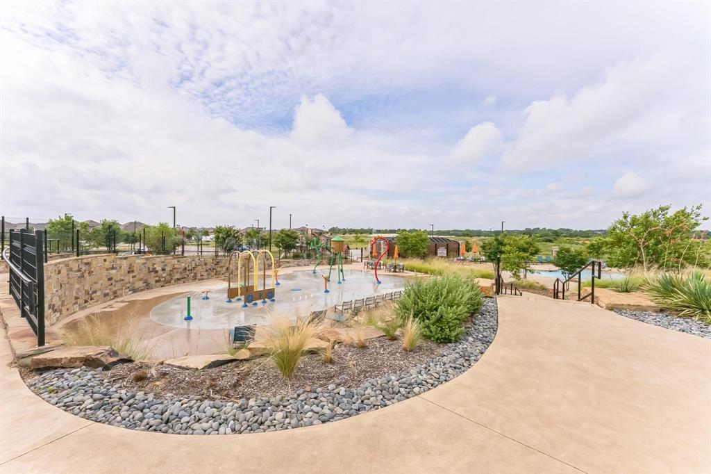 10908 Summer Rain Boulevard Property Photo 37