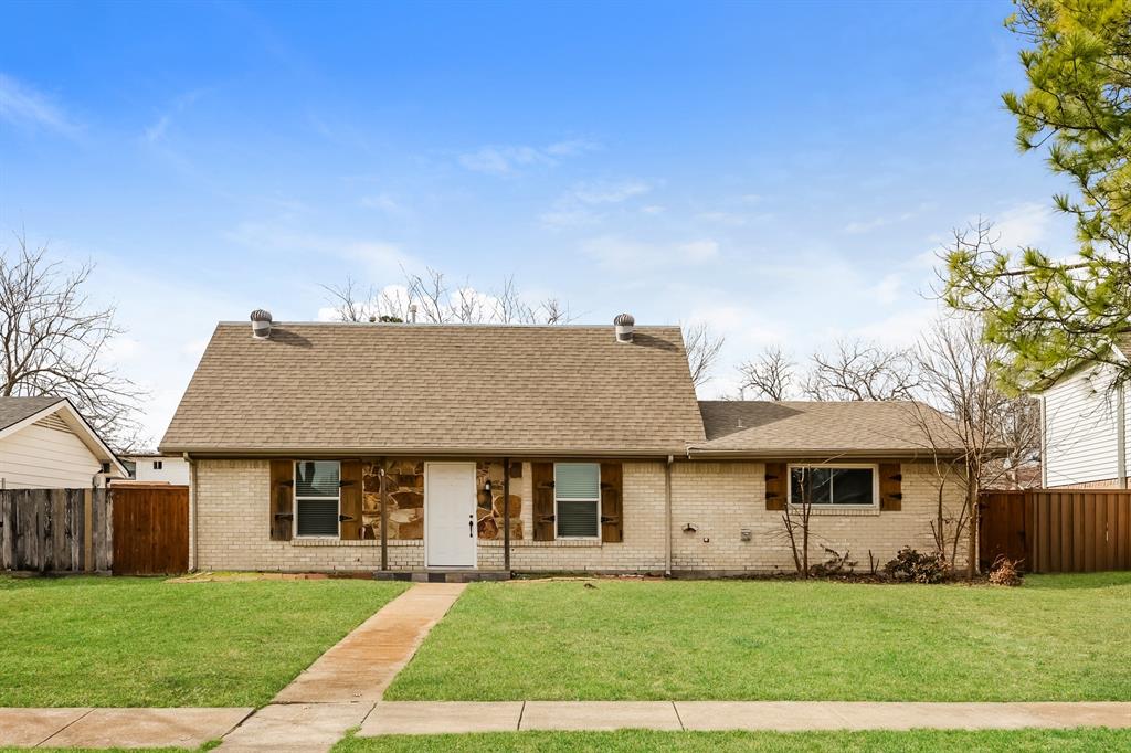 825 Darnel Drive Property Photo 1
