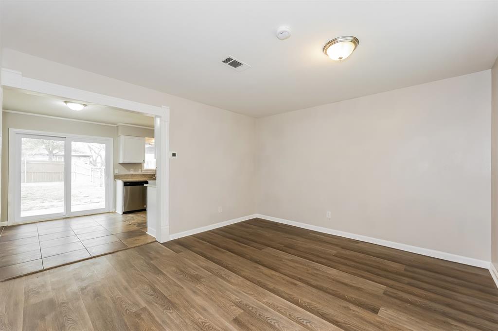 825 Darnel Drive Property Photo 4