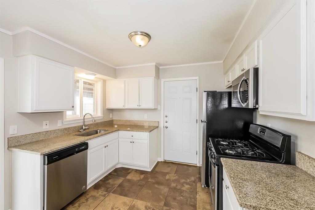 825 Darnel Drive Property Photo 8