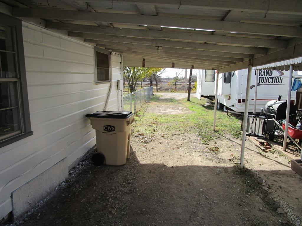 905 Wallis Avenue Property Photo 4