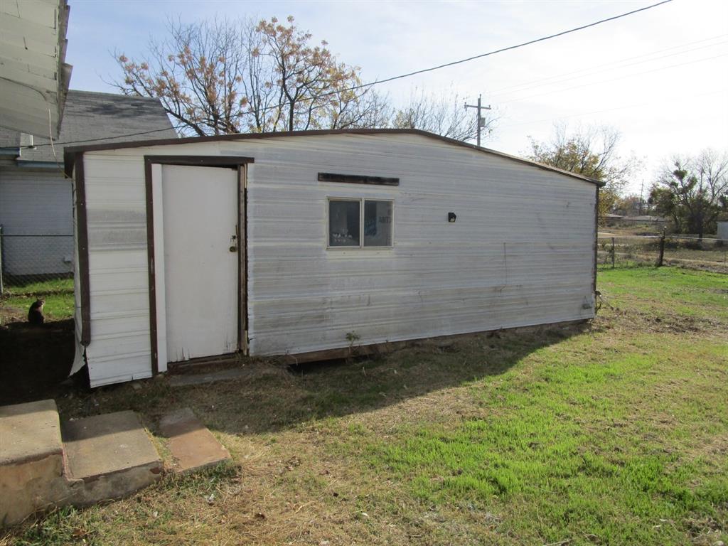 905 Wallis Avenue Property Photo 5