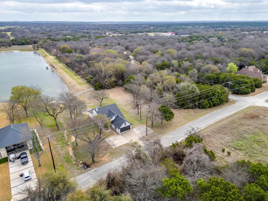 1451 Lakeside Trail Property Photo 4