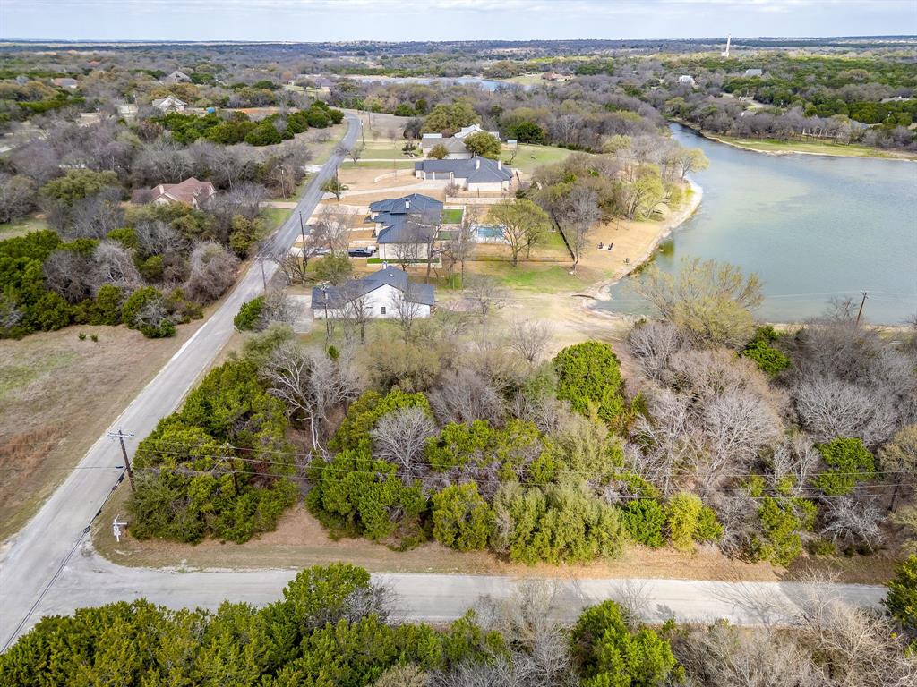 1451 Lakeside Trail Property Photo 10