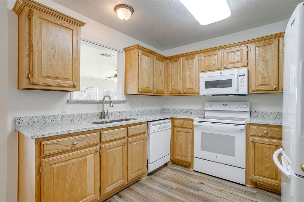 1451 Lakeside Trail Property Photo 25
