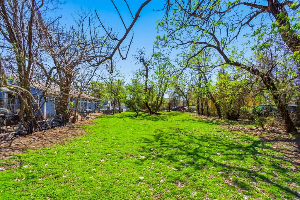 1835 Akron Street Property Photo 2