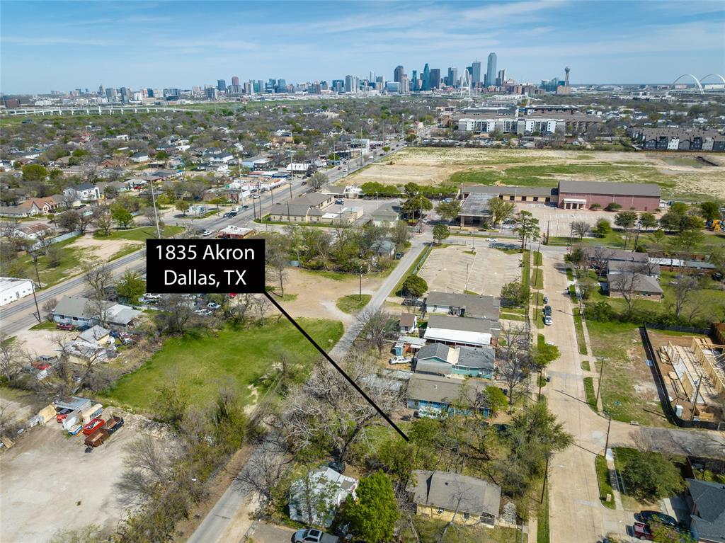 1835 Akron Street Property Photo 6