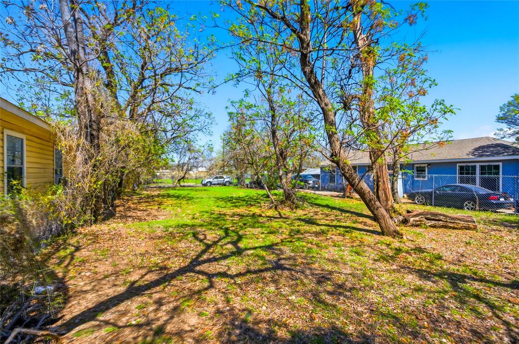 1835 Akron Street Property Photo 8