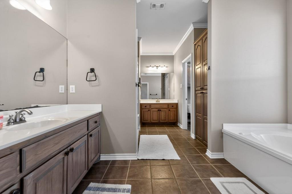 7811 Double Oaks Road Property Photo 15