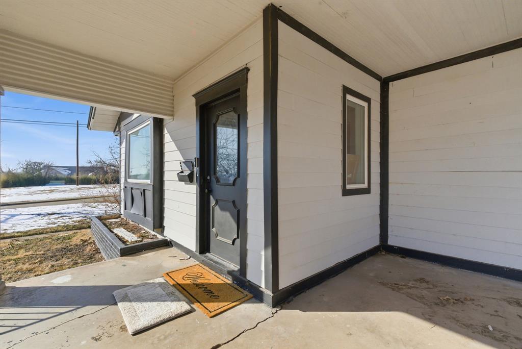 1317 4th Street Property Photo 2