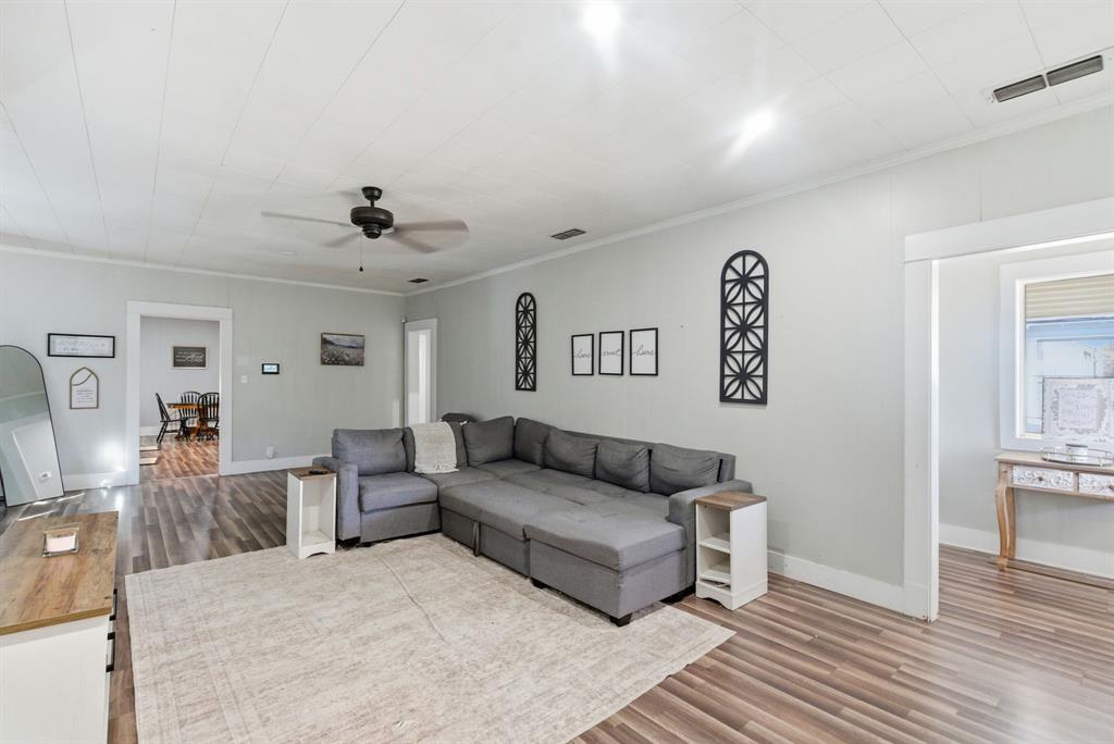 1317 4th Street Property Photo 4