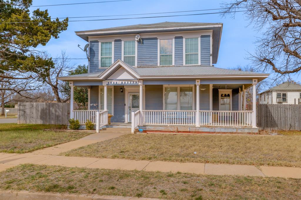 720 W Pecan Street Property Photo 1