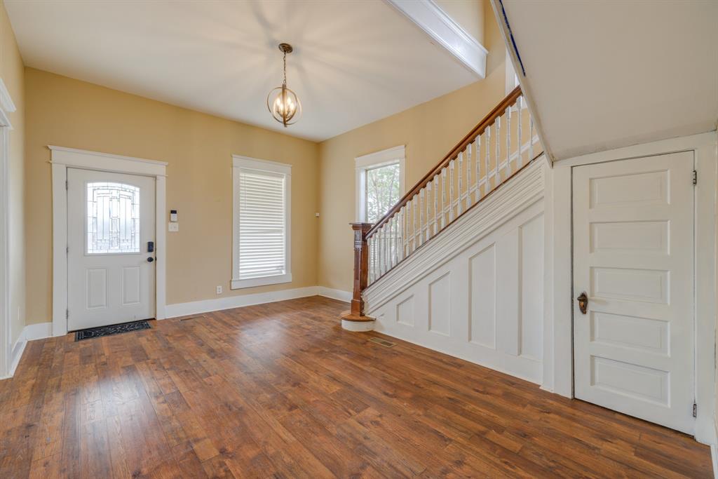 720 W Pecan Street Property Photo 3
