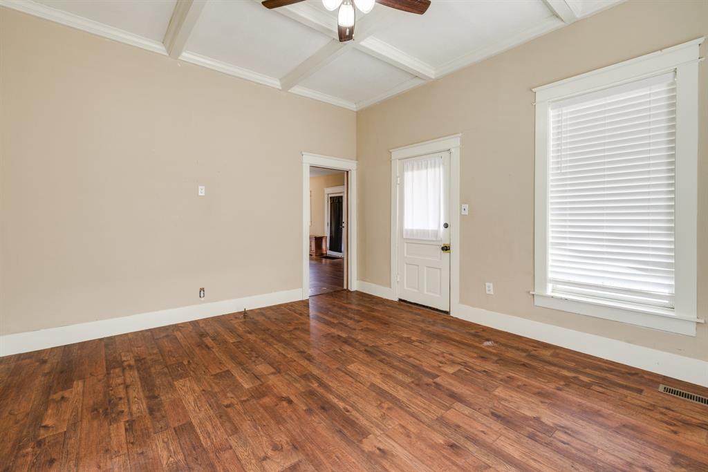720 W Pecan Street Property Photo 5