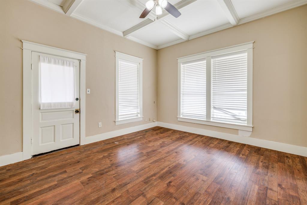 720 W Pecan Street Property Photo 7