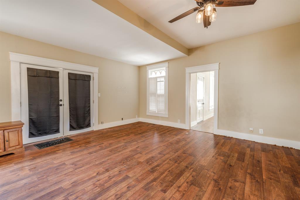 720 W Pecan Street Property Photo 11