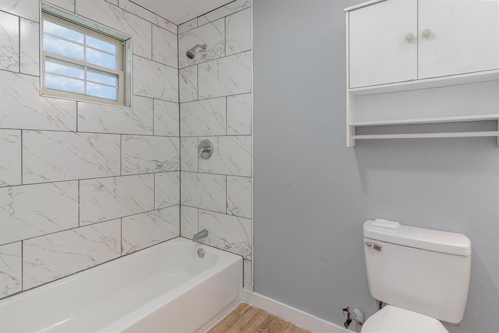 4621 Owenwood Avenue Property Photo 11