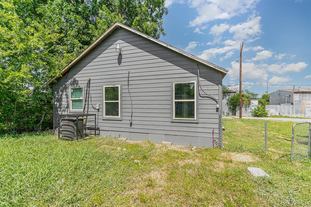 4621 Owenwood Avenue Property Photo 13