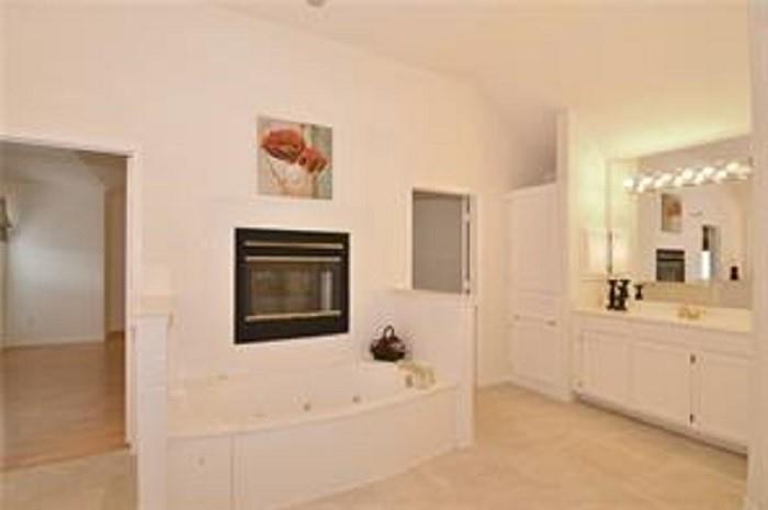 5828 Mossbrook Trail Property Photo 18