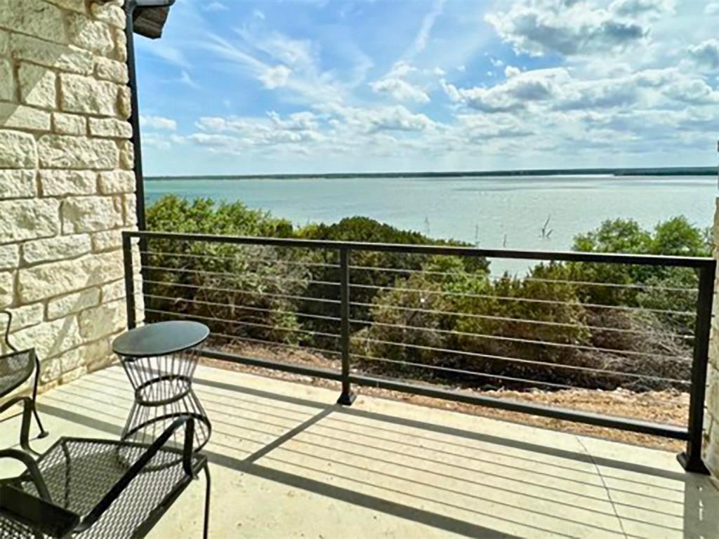 21042 Shady Oak Court Property Photo 7