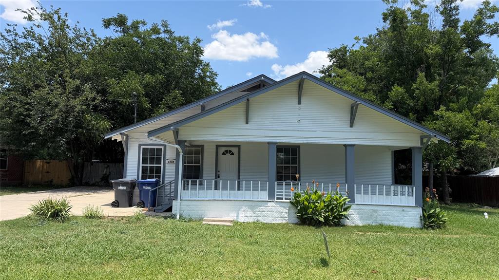 1208 Hall Street Property Photo 1