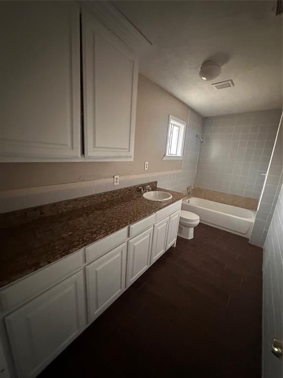 1208 Hall Street Property Photo 6