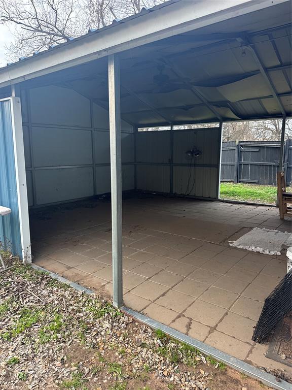 511 W Redwood Property Photo 19