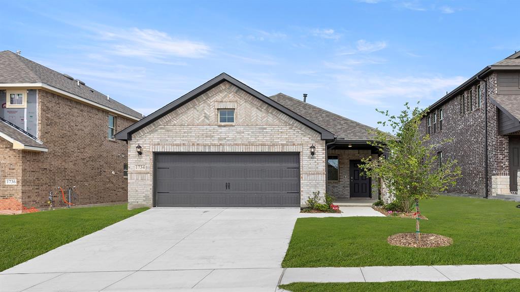1734 Coachman Drive Property Photo 1