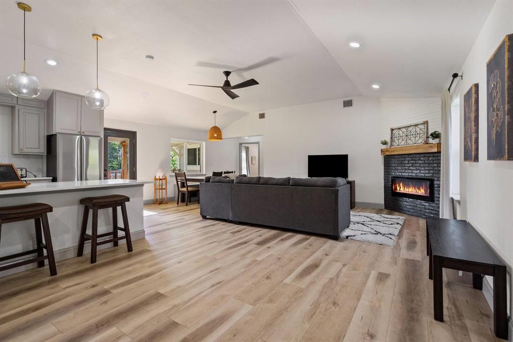 4918 Farris Road Property Photo 6