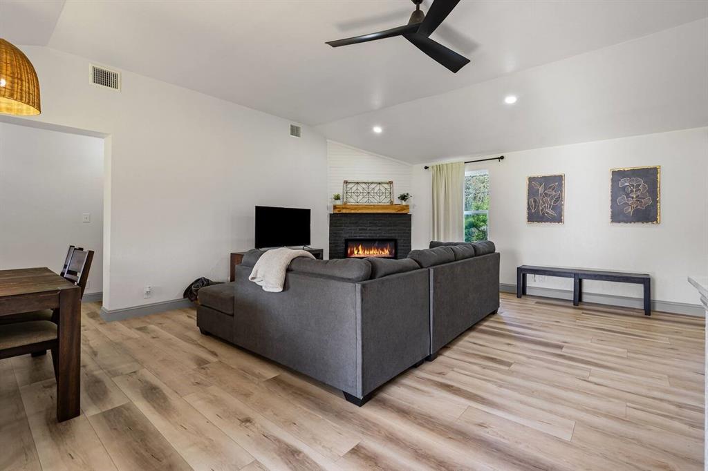4918 Farris Road Property Photo 7