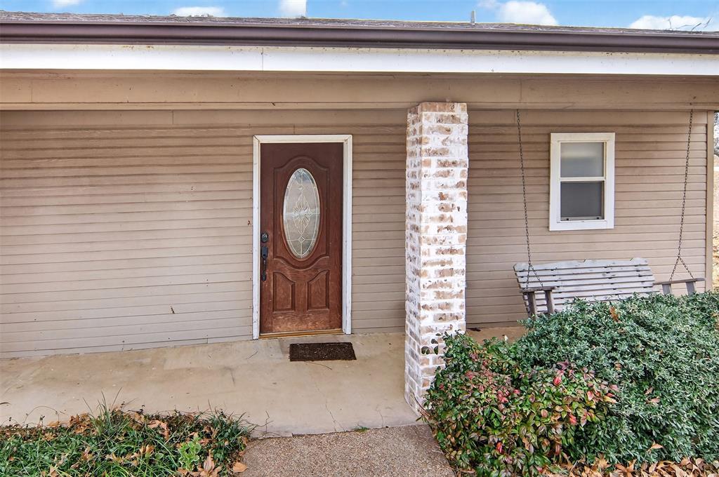135 Lakeview Drive Property Photo 4