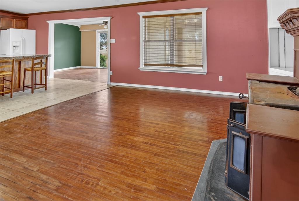 135 Lakeview Drive Property Photo 6