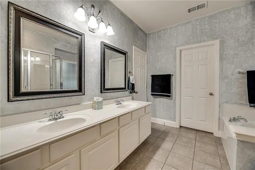 2703 Waterway Drive Property Photo 12