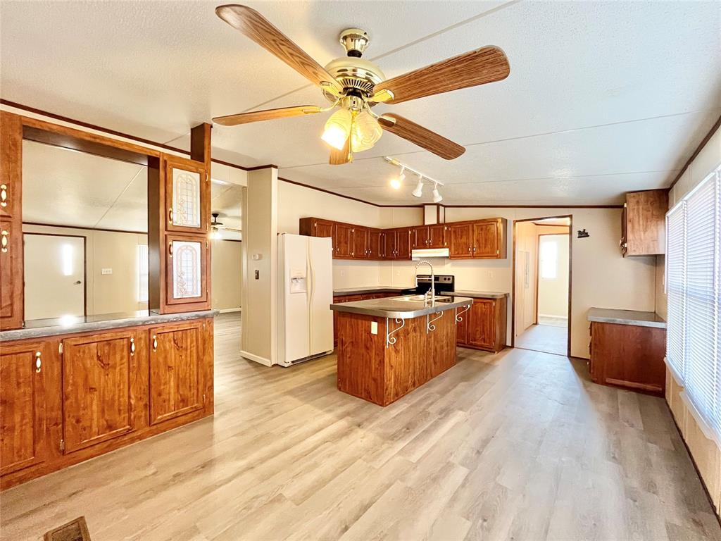 258 Pr 2698 Property Photo 5
