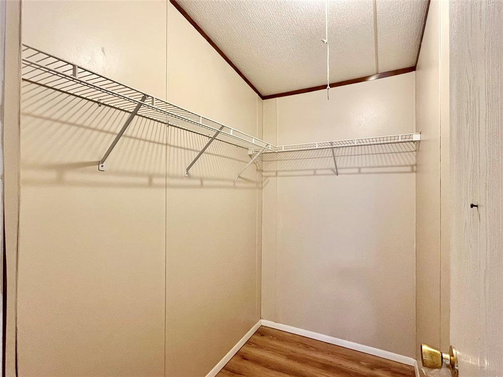 258 Pr 2698 Property Photo 25