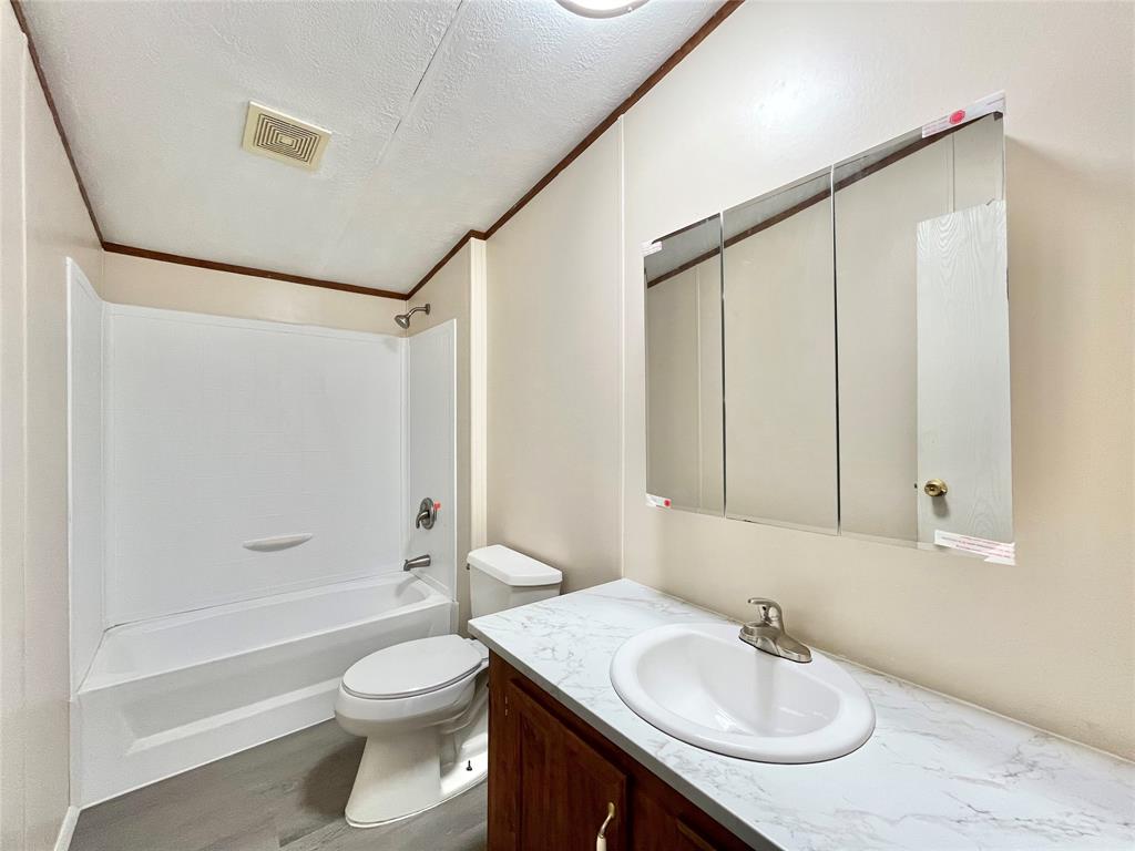 258 Pr 2698 Property Photo 26