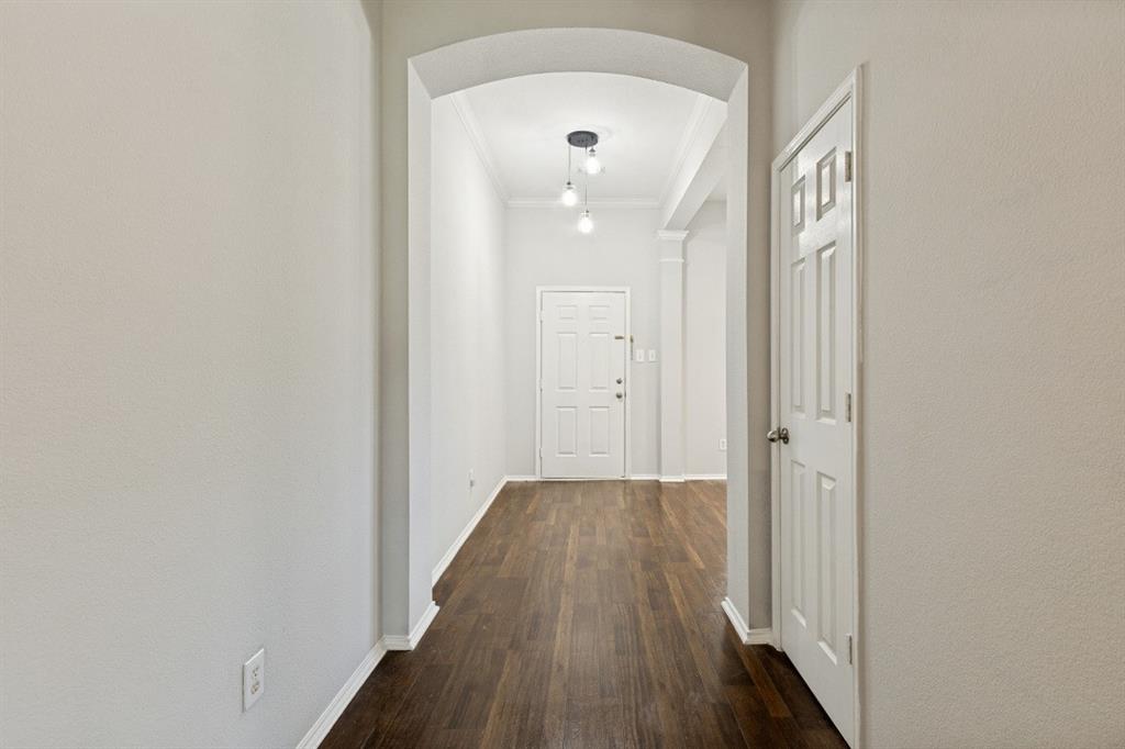 9217 Oldwest Trail Property Photo 4